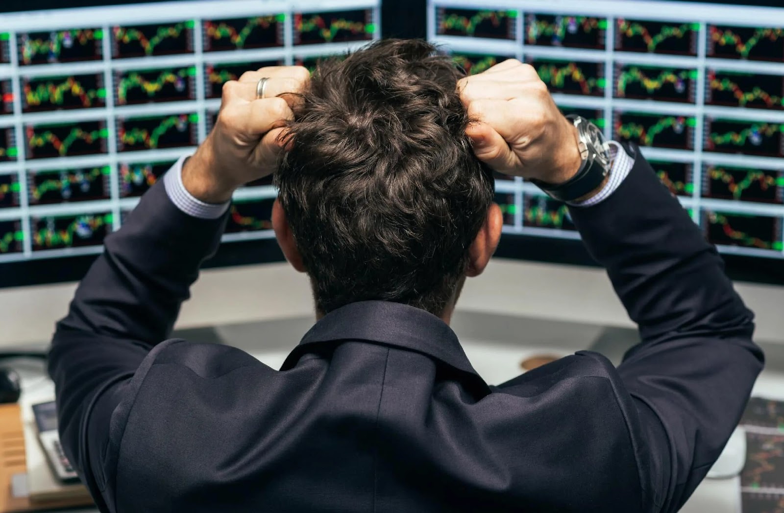 Financial Fraud on the Stock Market: How Investors Can Avoid Traps - Tolko Fact. Фото №5